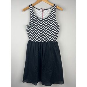 Xhilaration Womens Chevron Fit and Flare Dress Black White Pink Zipper Medium